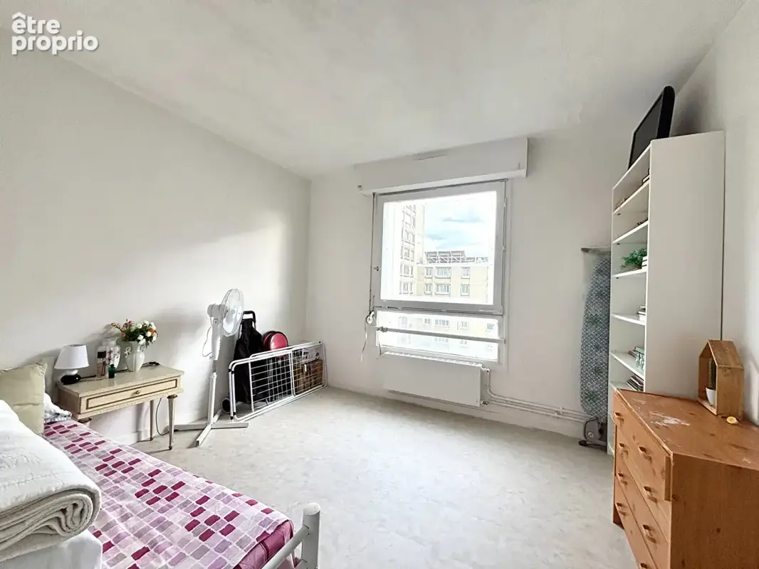 M° Belleville / Rue Rebeval. Appartement type 3 pièces de 65.9 m2 - photo 6