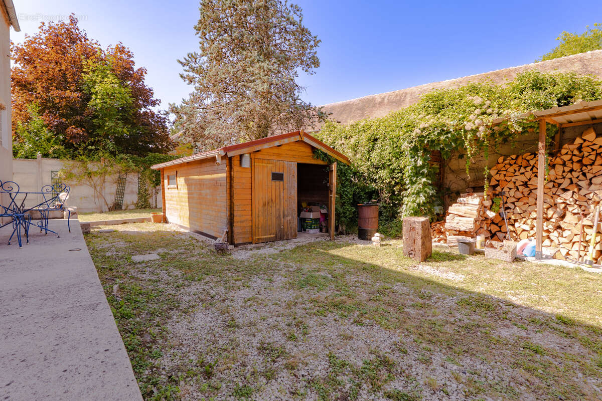 Maison à VILLETHIERRY