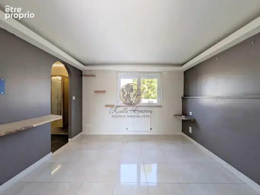 Lentilly   maison à fort potentiel à rénover   140,55 m2 habitables   terrain de 1 200 m2   piscine - photo 16