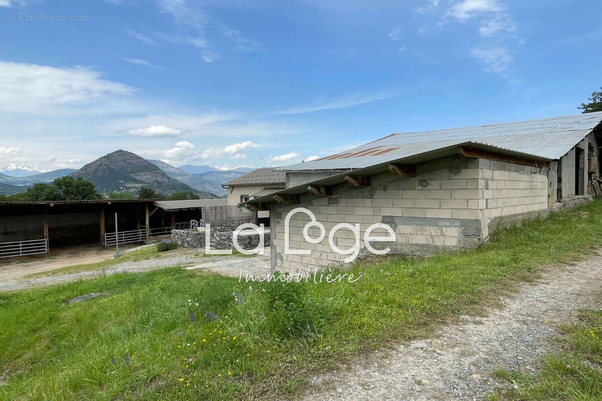 Maison à BELLAFFAIRE