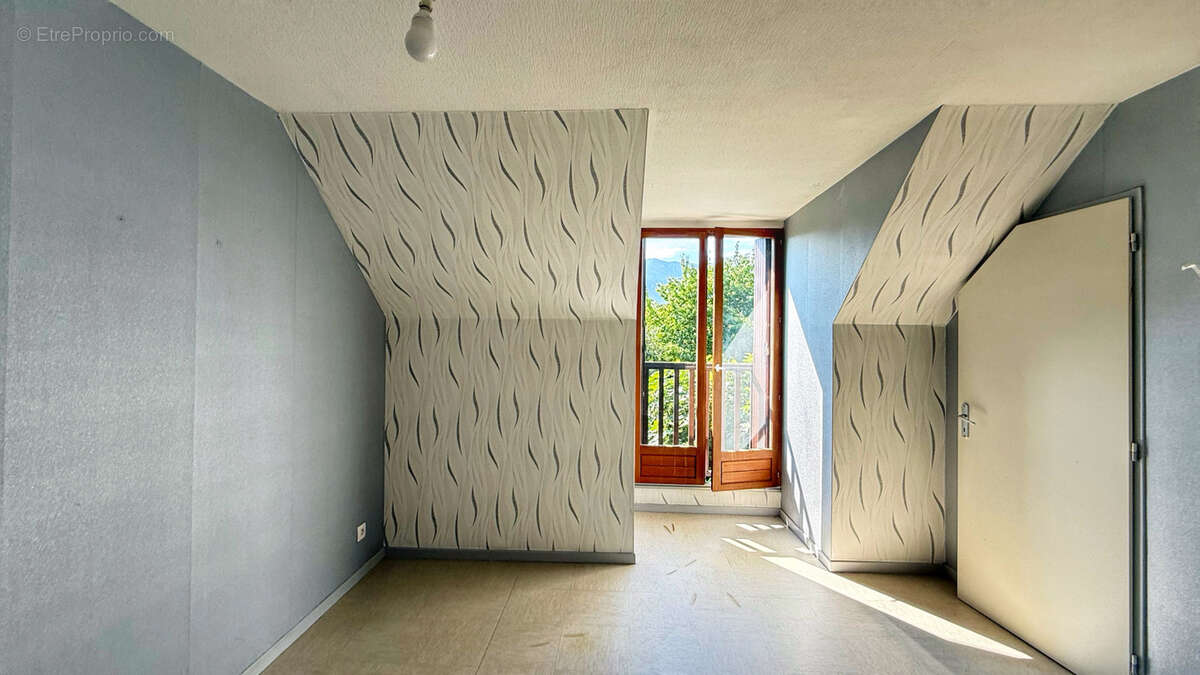 TULLINS, maison 165 m2 avec terrain - photo 9