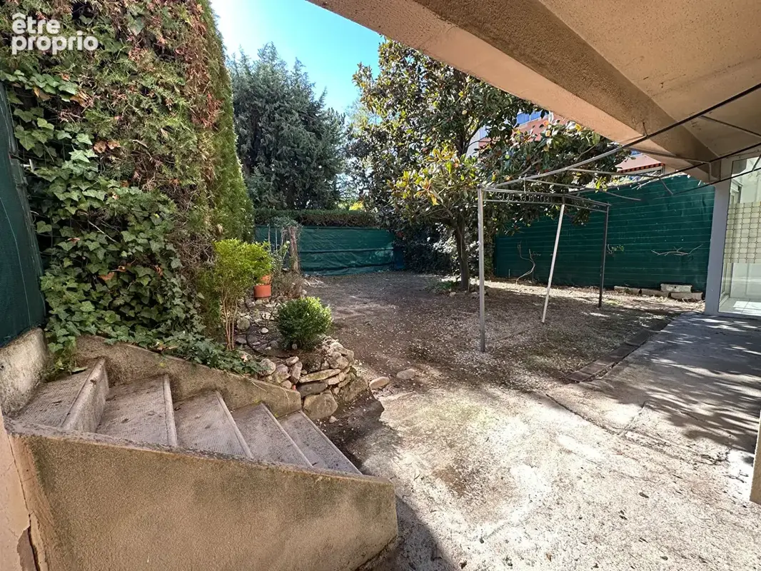Vente Aix Qt Axium proche centre à pied LC Gestion vous propose cet appartement de type 2 avec terrasse,  jardin privatif, cave, - photo 2