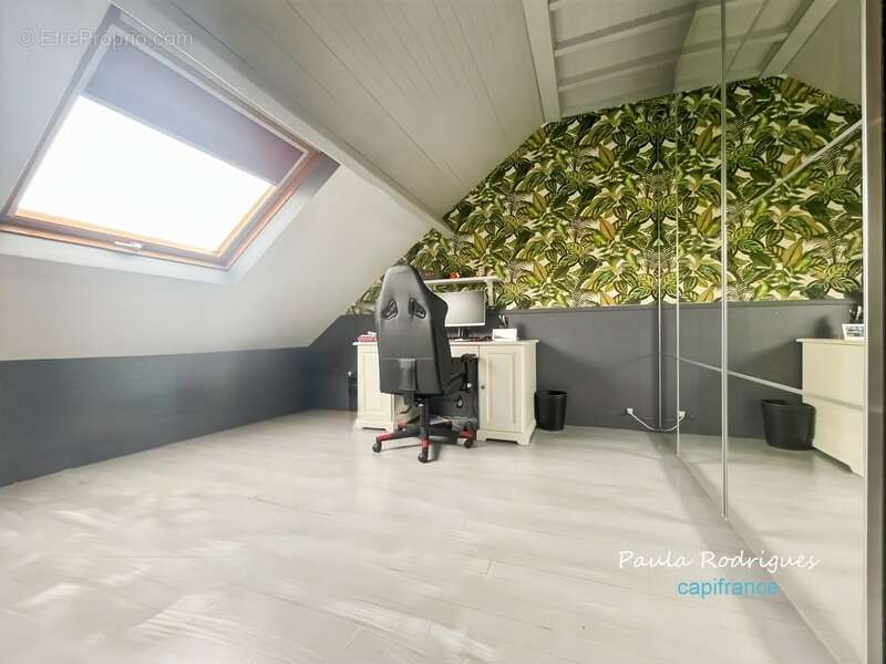 Maison à LES CLAYES-SOUS-BOIS