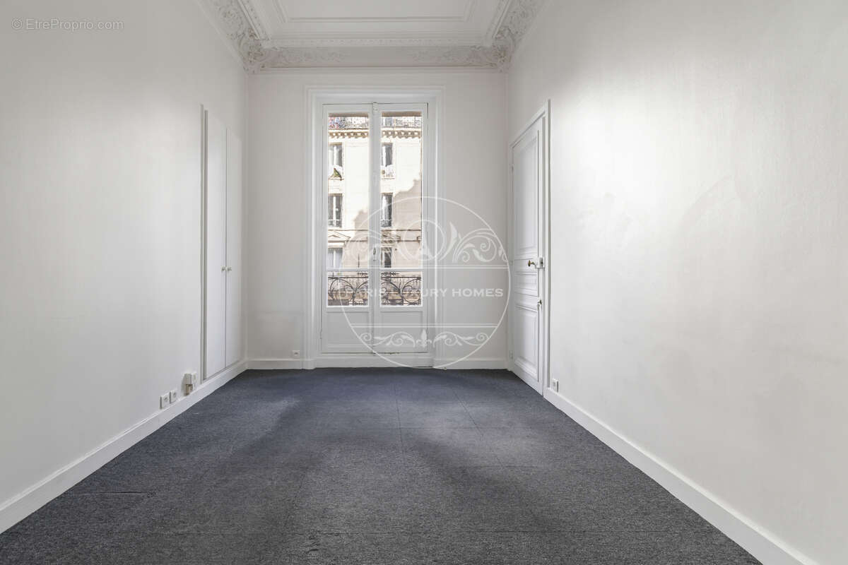 Appartement à PARIS-1E