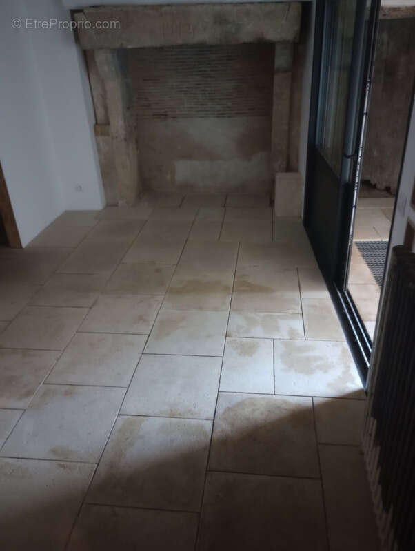 local commercial avec appartement à vendre AIRVAULT (79) - photo 6