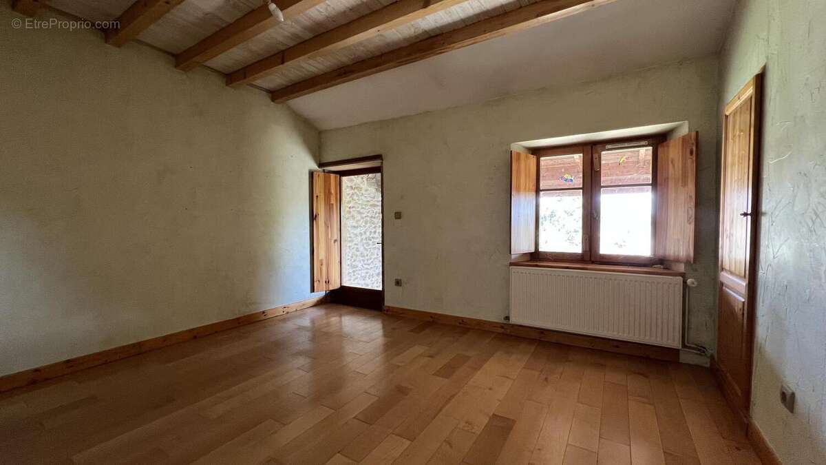 Photo 6 - Maison à LA TOUR-DE-SALVAGNY