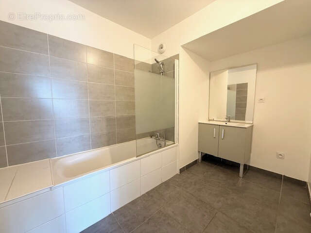 Appartement à MARSEILLE-2E