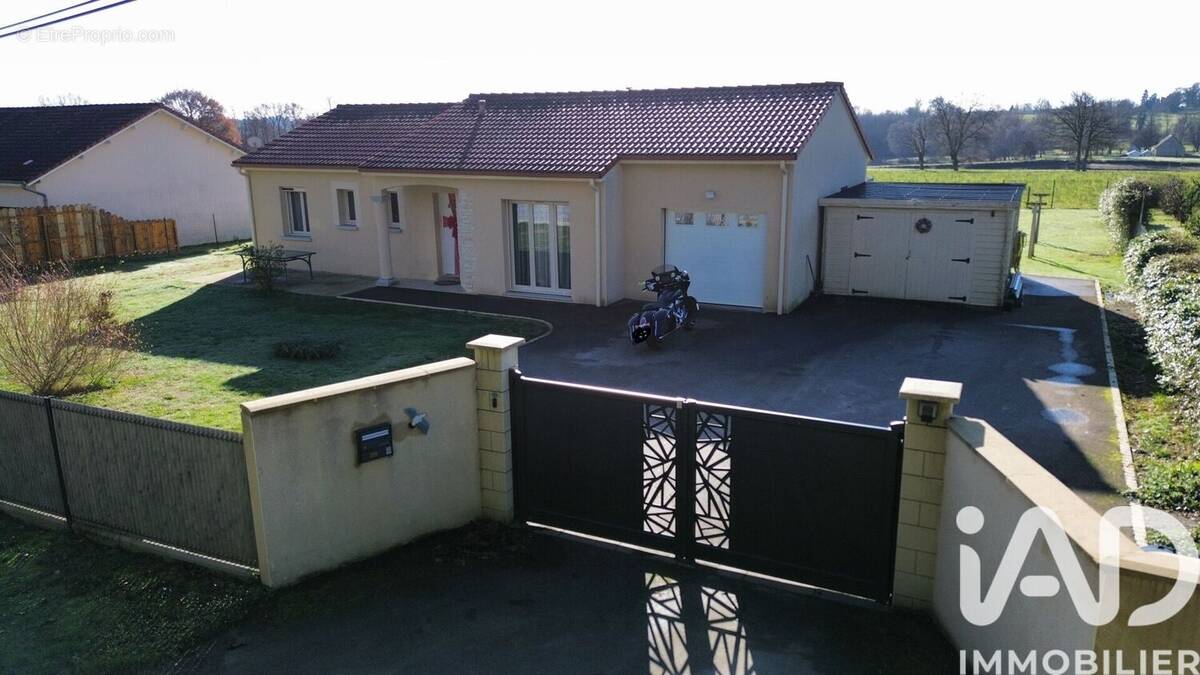 Photo 1 - Maison à SAINT-HILAIRE-LES-PLACES