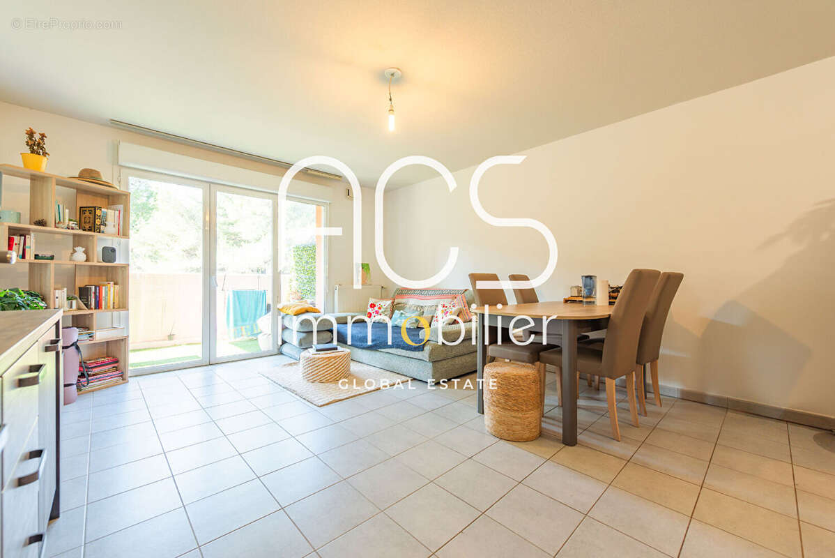 Appartement à CHATEAUNEUF-LES-MARTIGUES