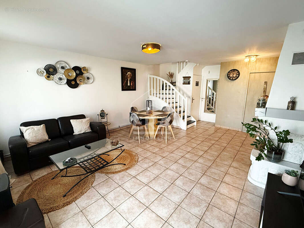 Maison à BRIE-COMTE-ROBERT