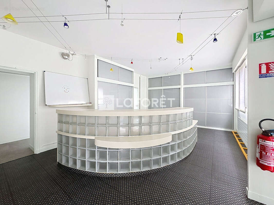 Local commercial Flers 143 m2 - photo 3