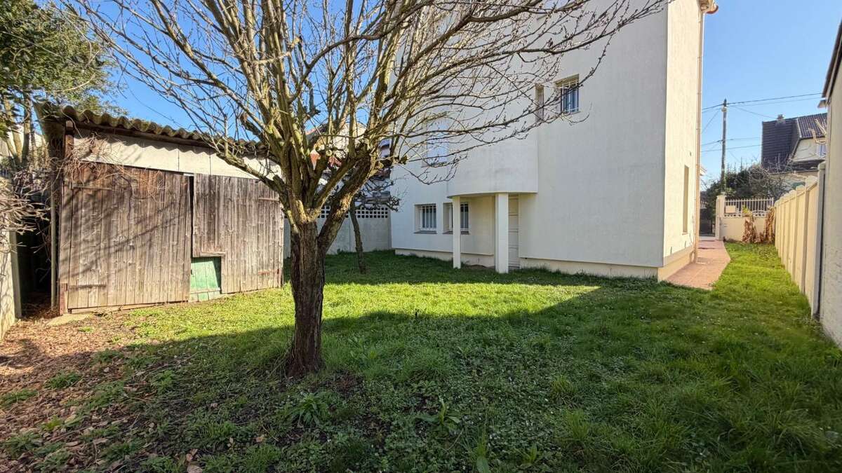 EXCLUSIVITE Neuilly Plaisance Pavillon indépendant gare à pied en fond d'impasse - photo 6