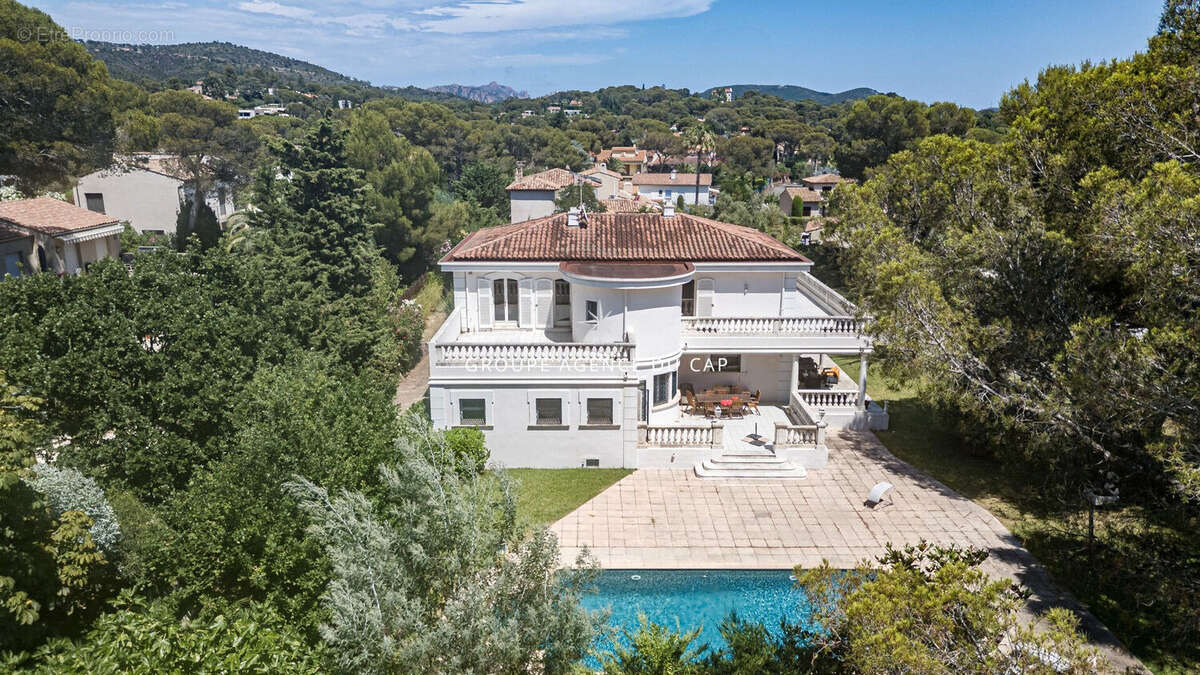 Saint Raphaël Boulouris, Villa 262m² proche commerces - photo 16