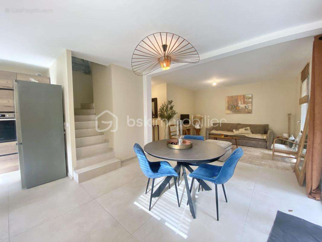 Maison à SIX-FOURS-LES-PLAGES