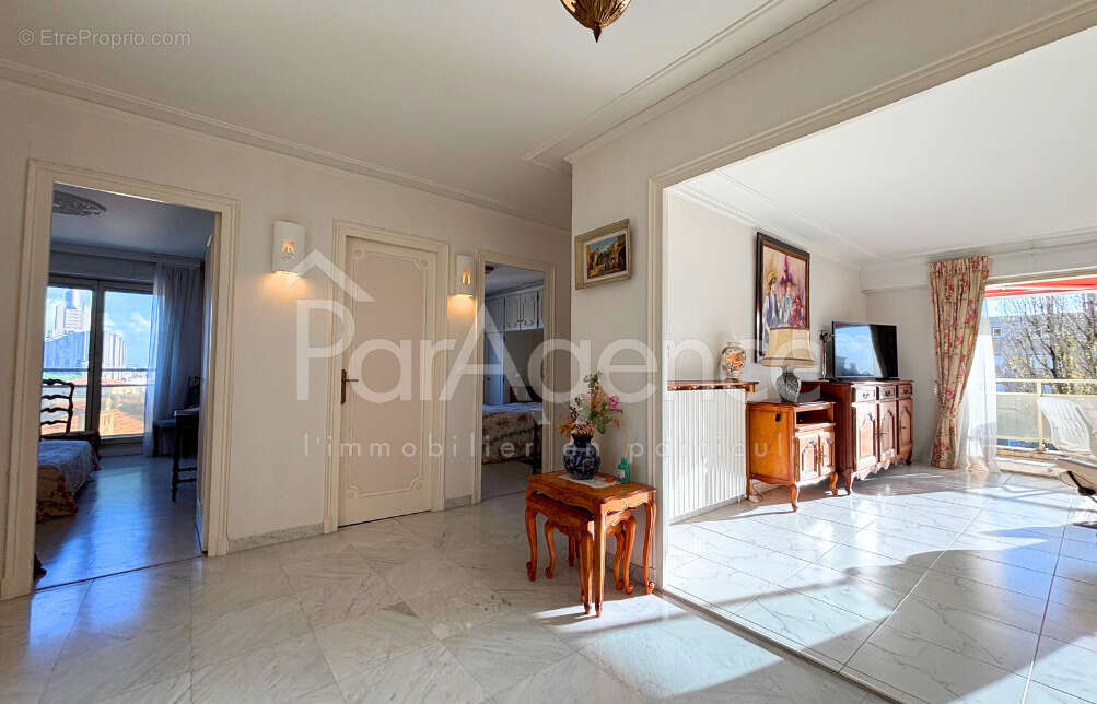 Appartement T5 - Centre-ville - Aperçu mer - photo 2