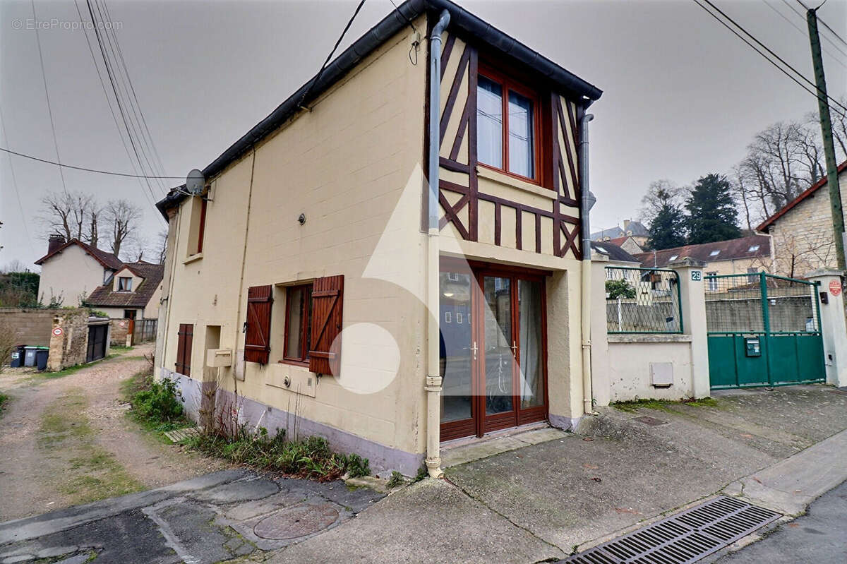 Maison à AUVERS-SUR-OISE