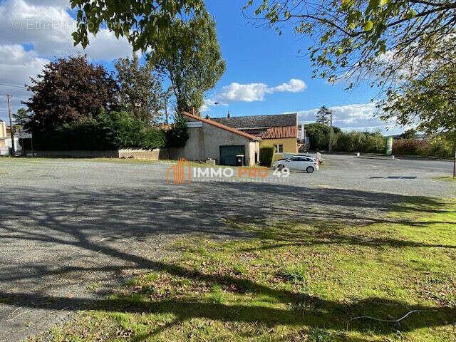 Commerce à LA PETITE-BOISSIERE