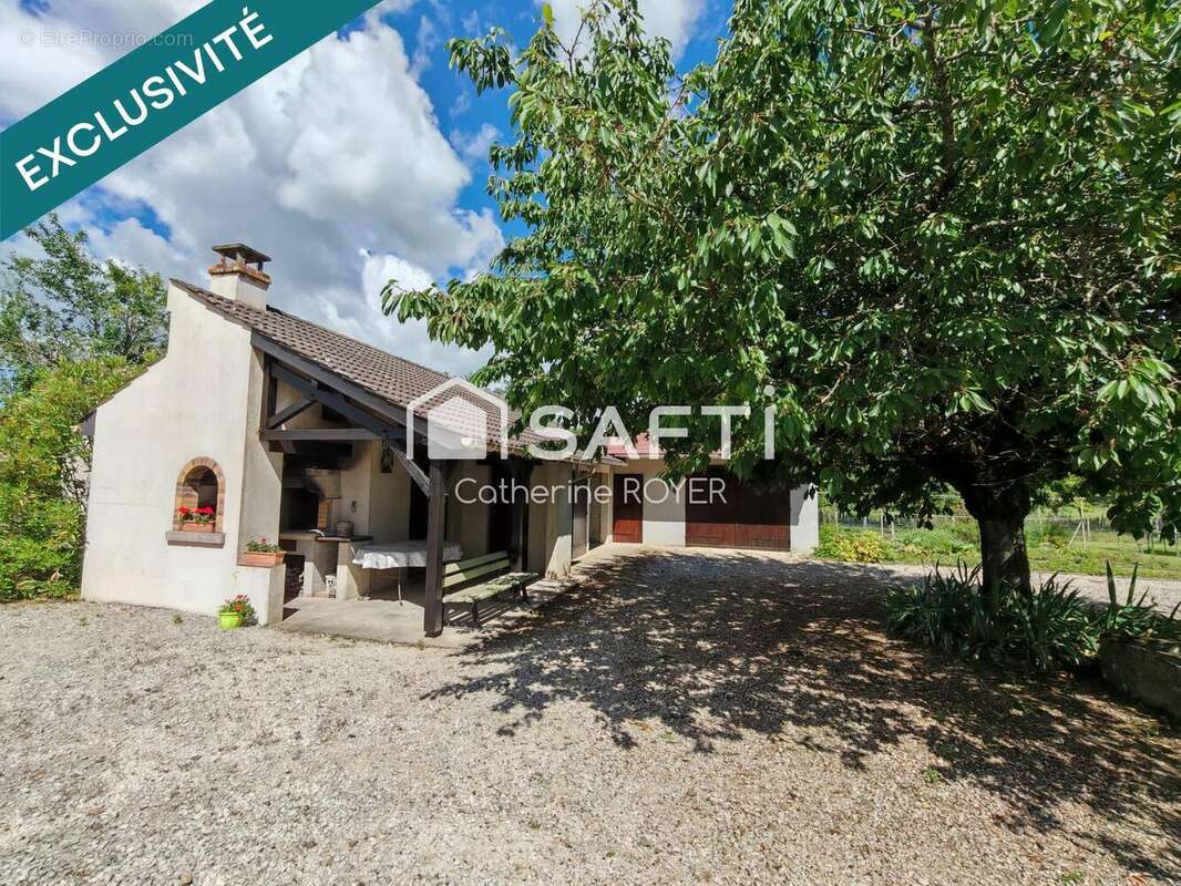 Maison 136 m² à La Chapelle-Saint-Sauveur  - photo 2