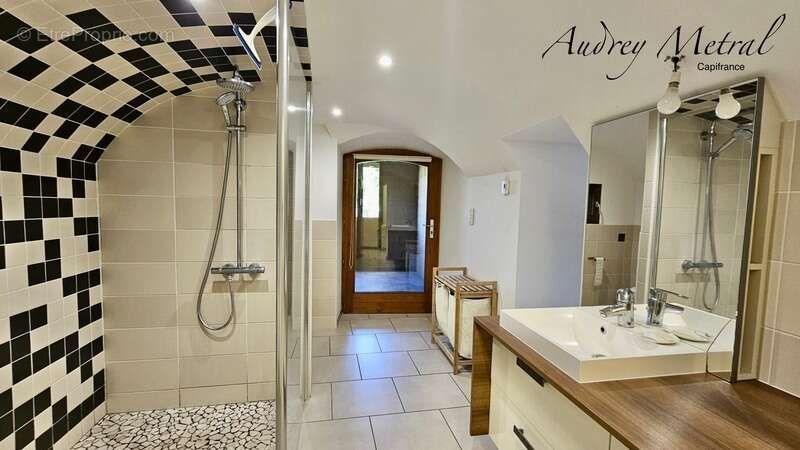 Maison en pierre avec piscine + terrain à vendre à SERRIERES EN CHAUTAGNE (73), 50 min de Genève et d'Annecy, 35 min d'Aix-les-B - photo 14