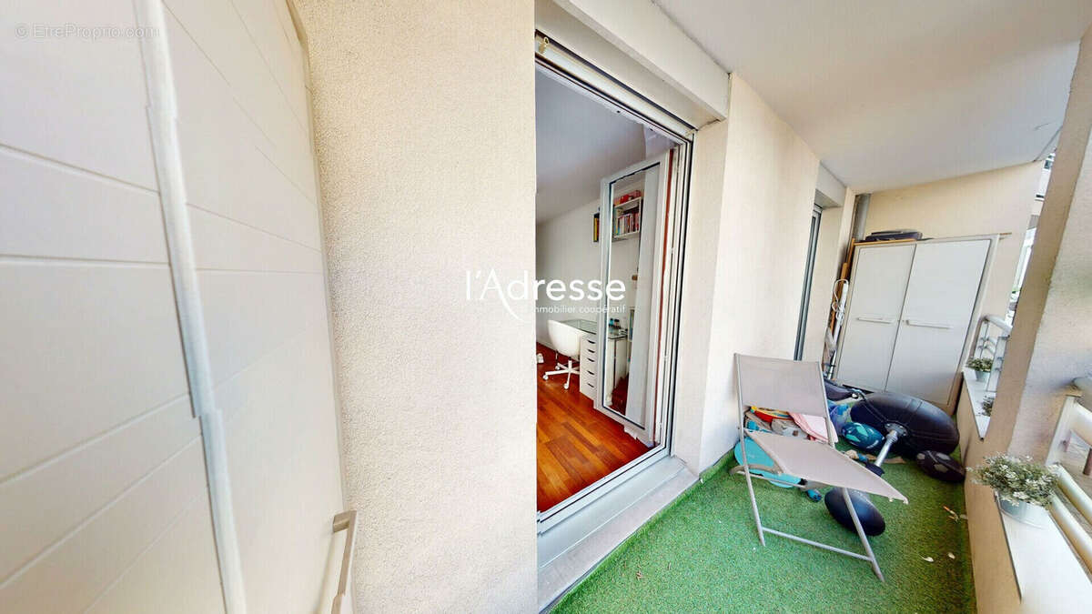 Appartement à CHARENTON-LE-PONT