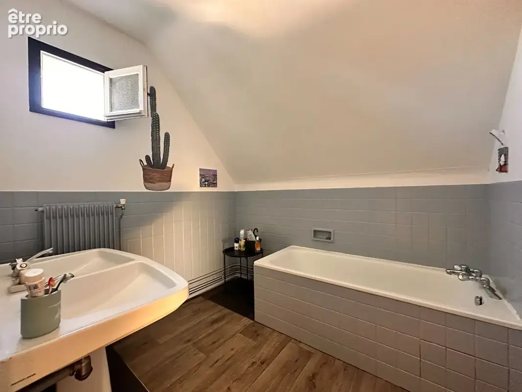AUBIGNY-SUR-NÈRE  Maison familiale 135 m²  4 chambres Véranda  Sous-sol complet - photo 15