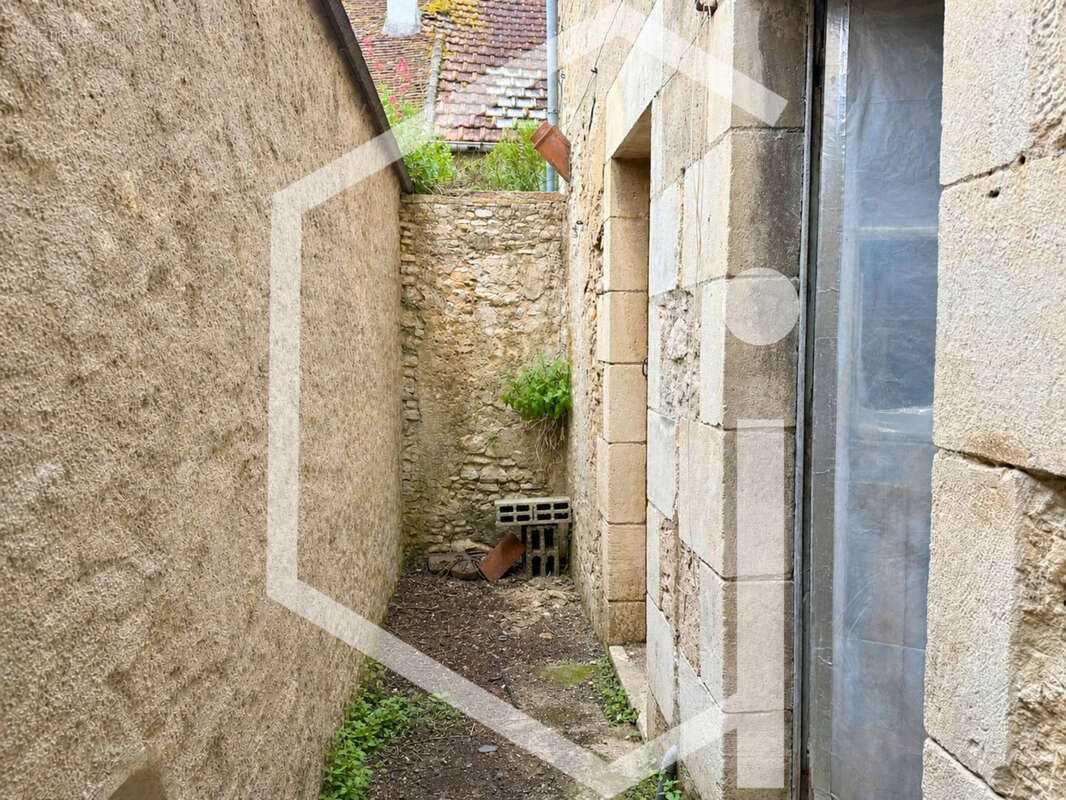 Maison à LA CHARITE-SUR-LOIRE