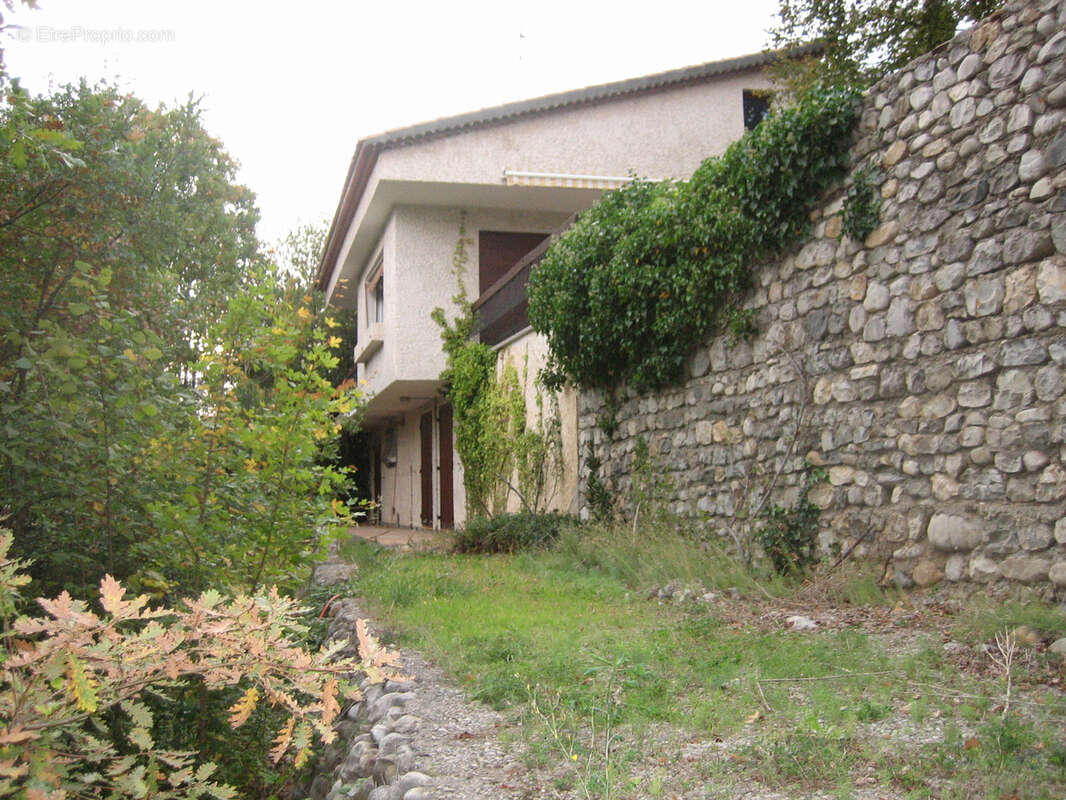 Maison à LARAGNE-MONTEGLIN