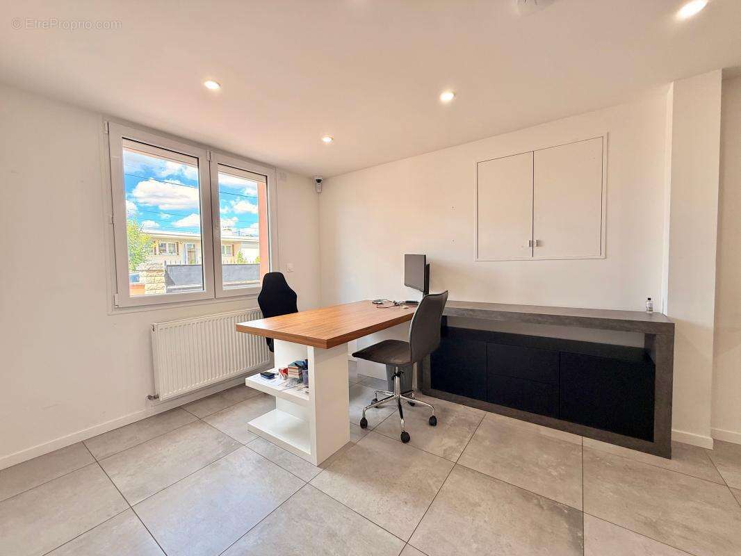 Maison familiale 7 chambres – Dépendance de 33 m² – Jardin clos - photo 13