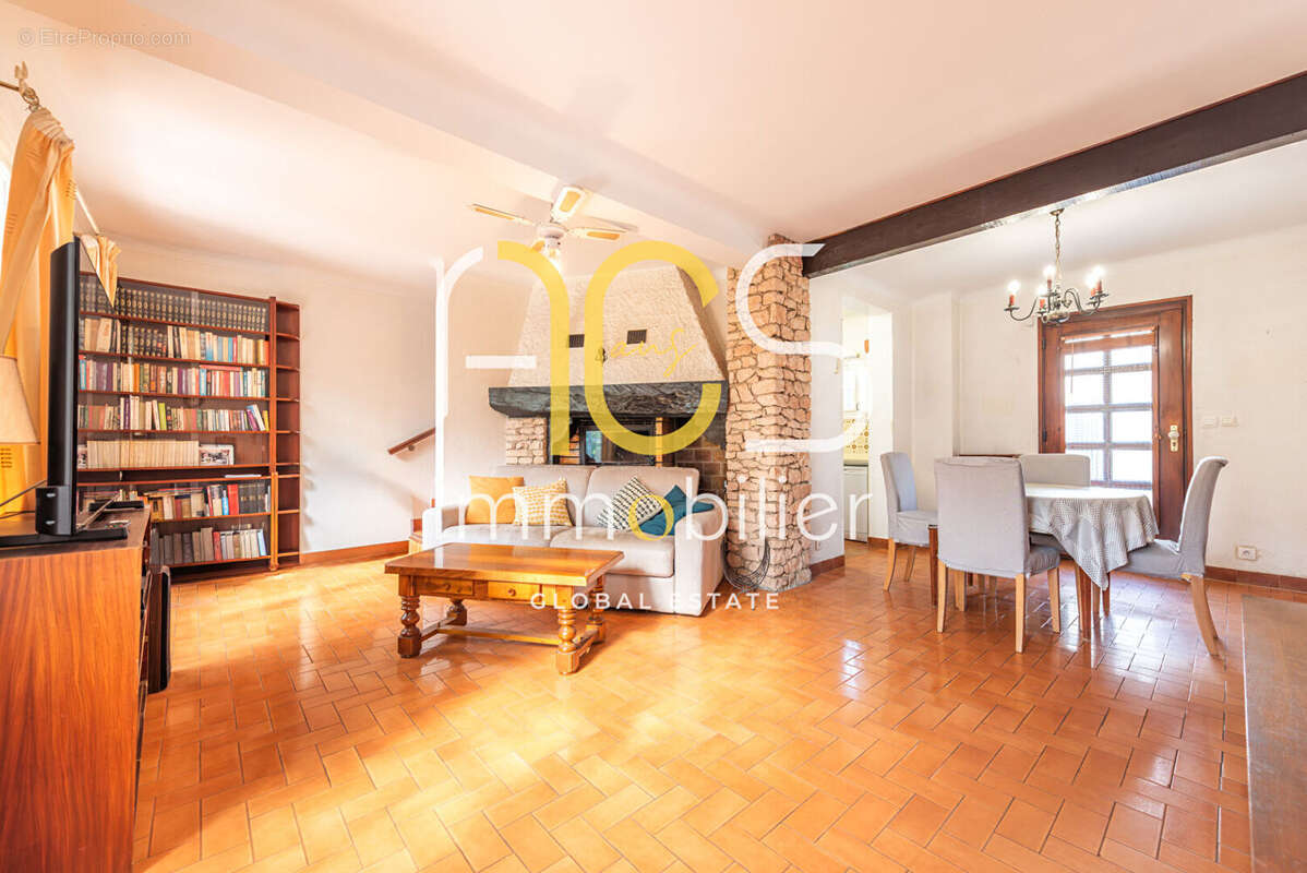Maison à SAUSSET-LES-PINS