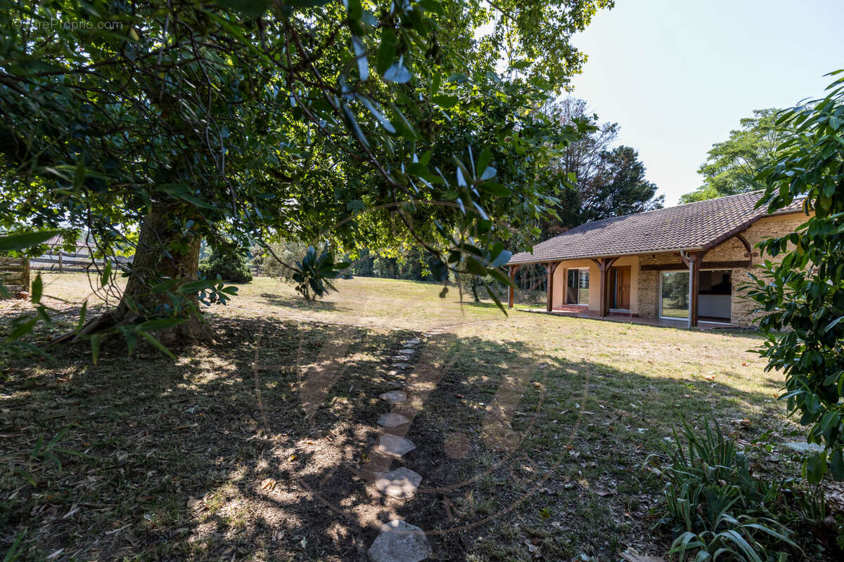 Maison à PUJO-LE-PLAN