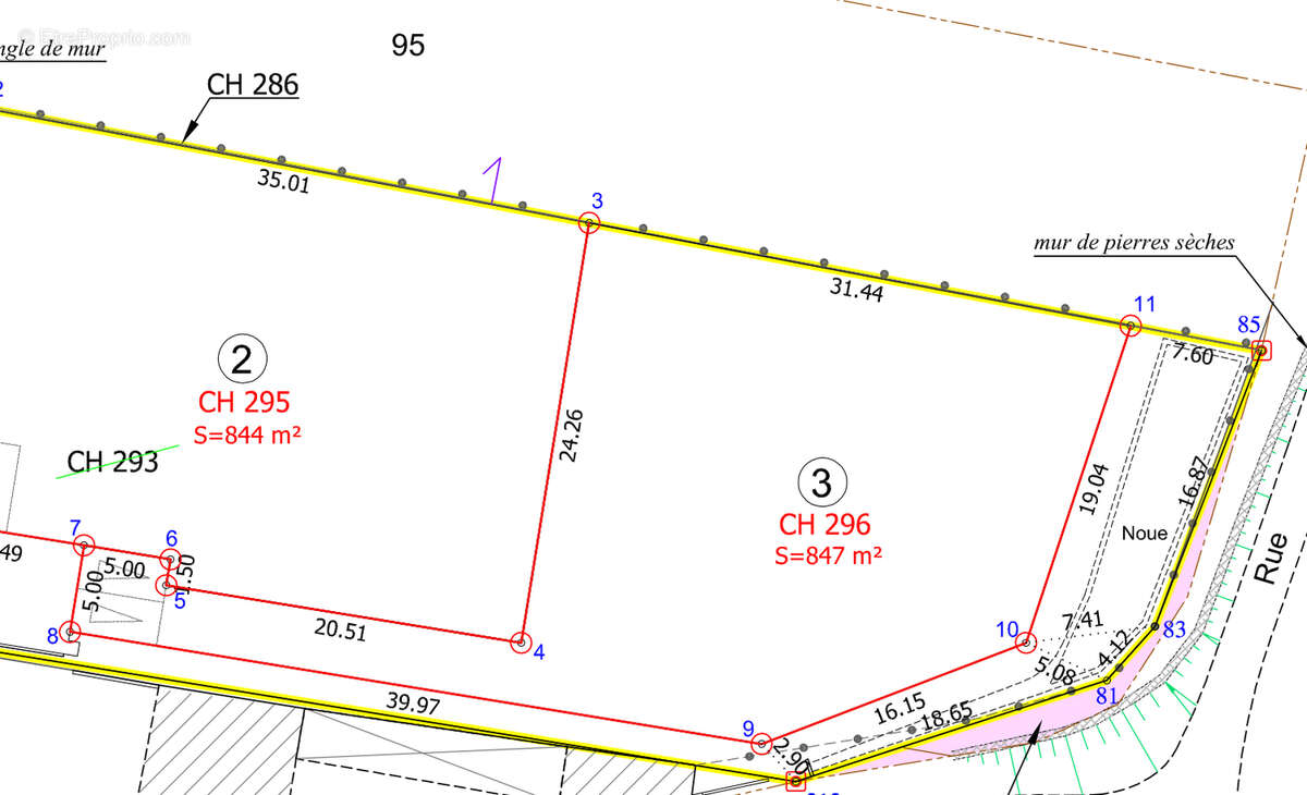Terrain à CHAMPNIERS