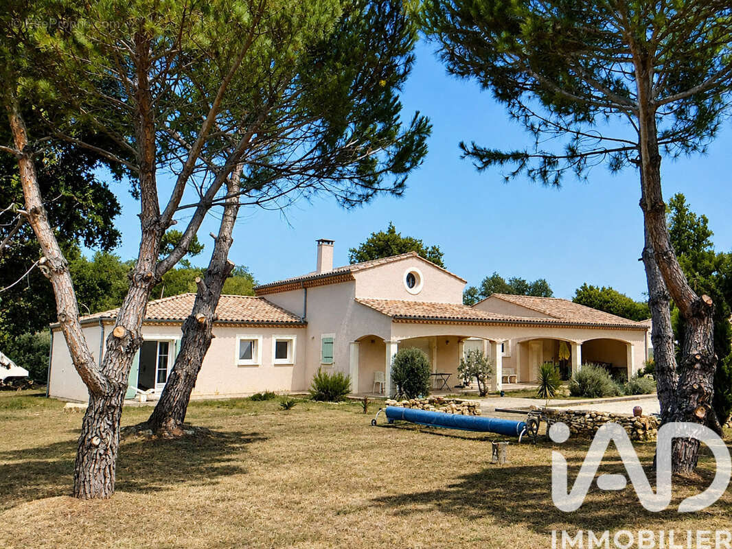 Maison 178 m² à Saint-Laurent-Medoc  - photo 2