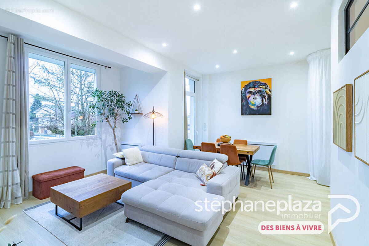 Appartement à CEYZERIAT