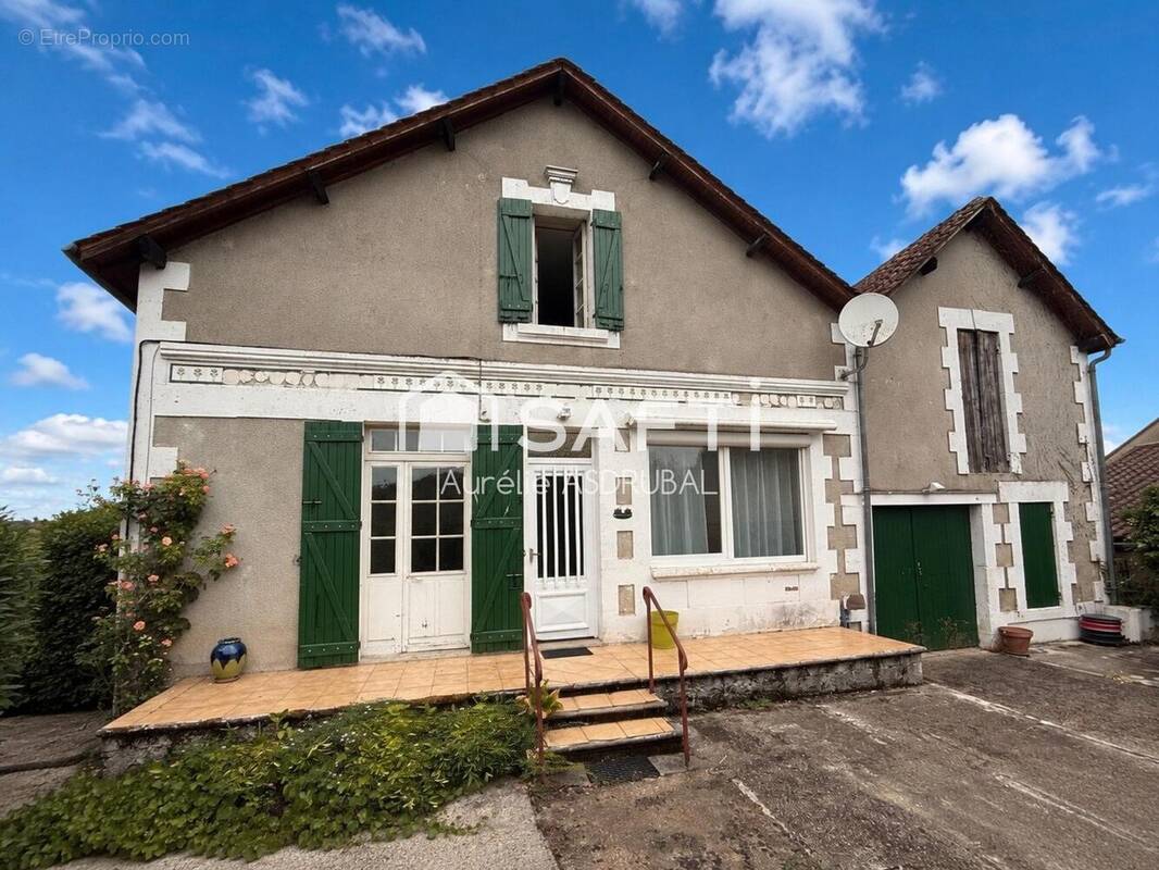 Photo 1 - Maison à LE BUISSON-DE-CADOUIN