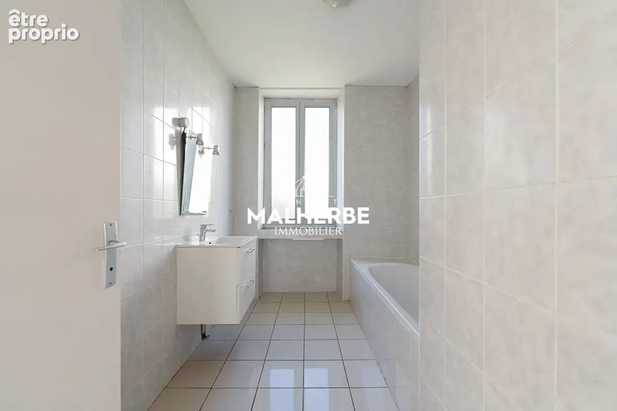 Appartement lumineux avec terrasse et parking - photo 11