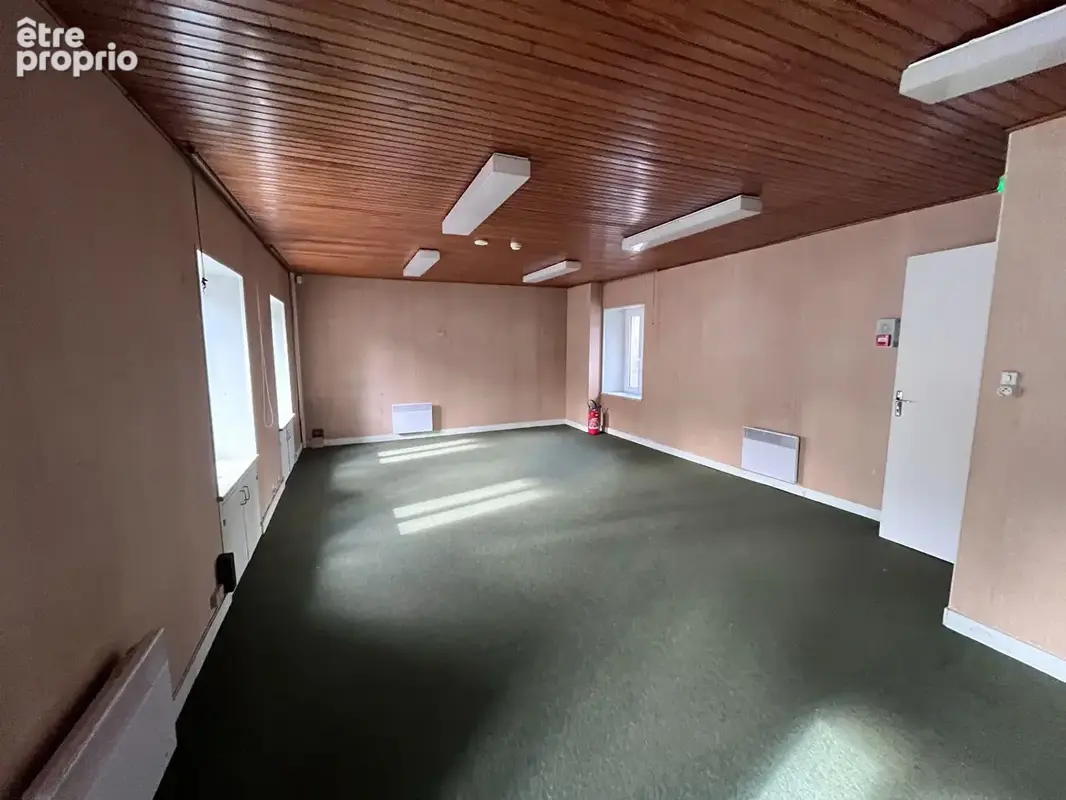 A vendre - bourg blanc - local professionnel de 158 m2 - photo 10