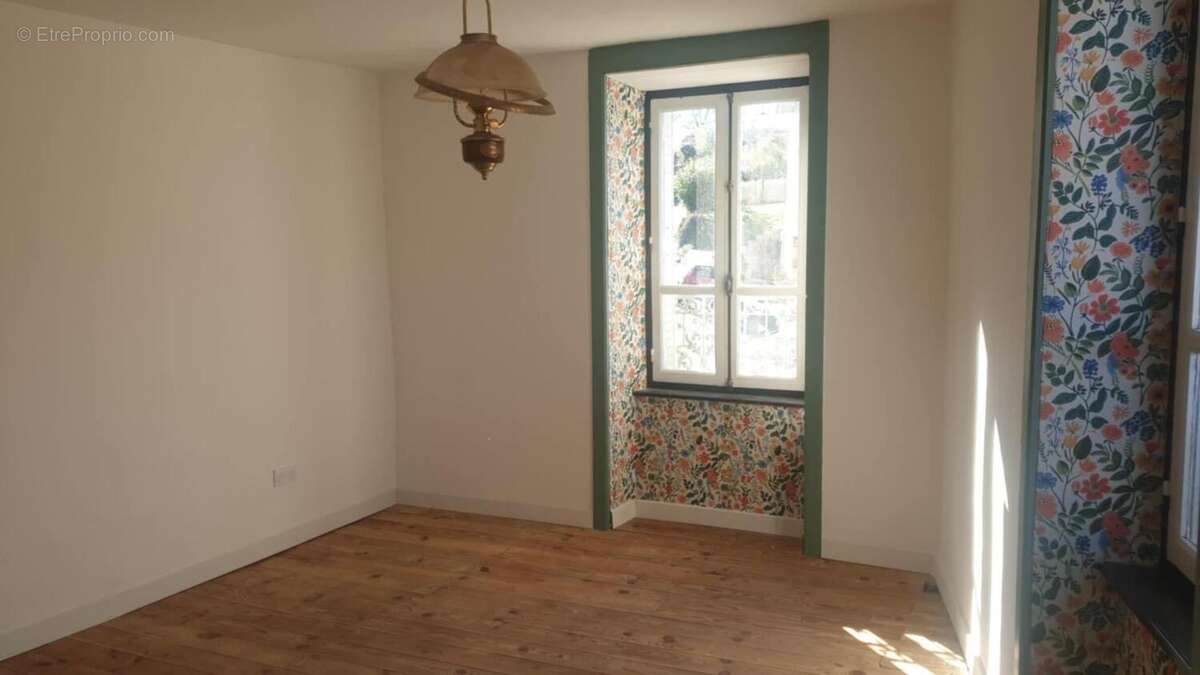 Maison à ROZIERS-SAINT-GEORGES