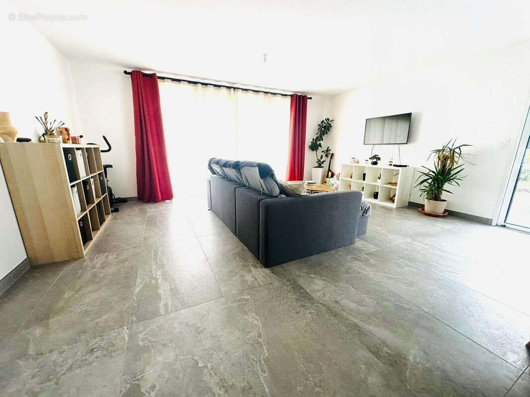Maison 144 m² à La Meziere  - photo 7