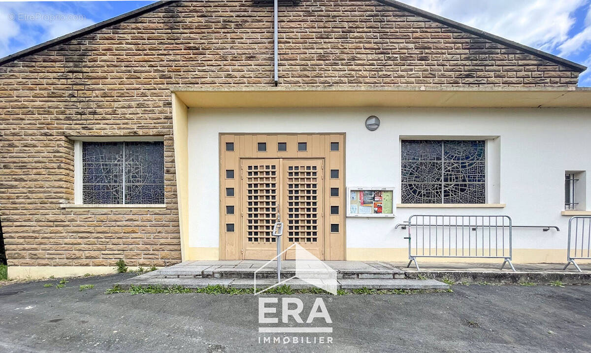 Commerce à SAINT-JUERY