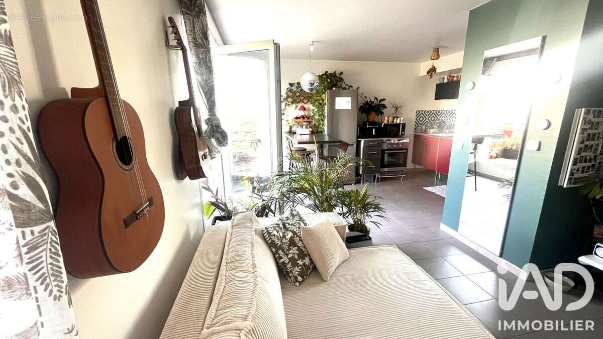 Appartement 47 m² à Villeneuve-Le-Roi  - photo 8
