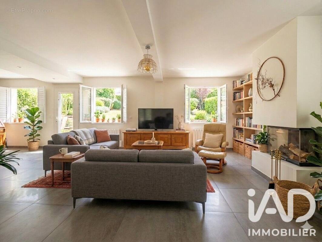 Photo 1 - Maison à SARTROUVILLE