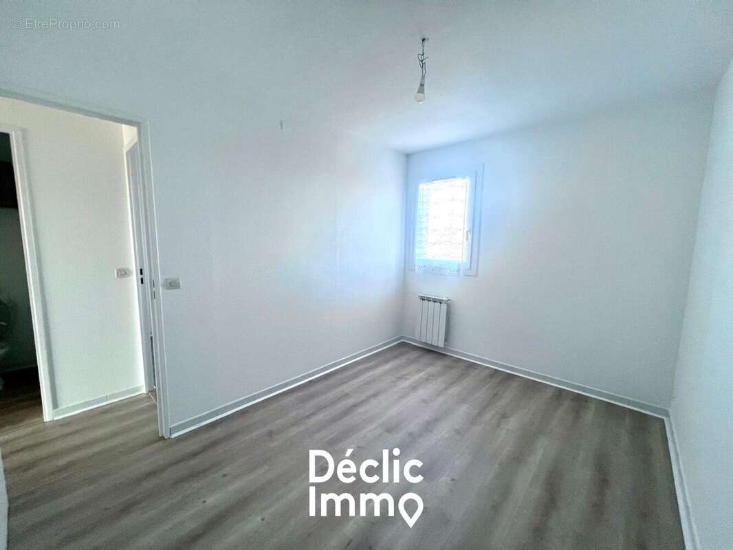 T3 lumineux avec loggia plein sud, à deux pas de la mer et du port ! - photo 4