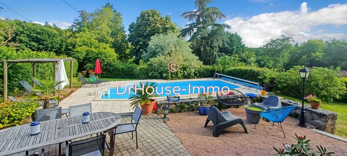 Maison à ECHASSIERES