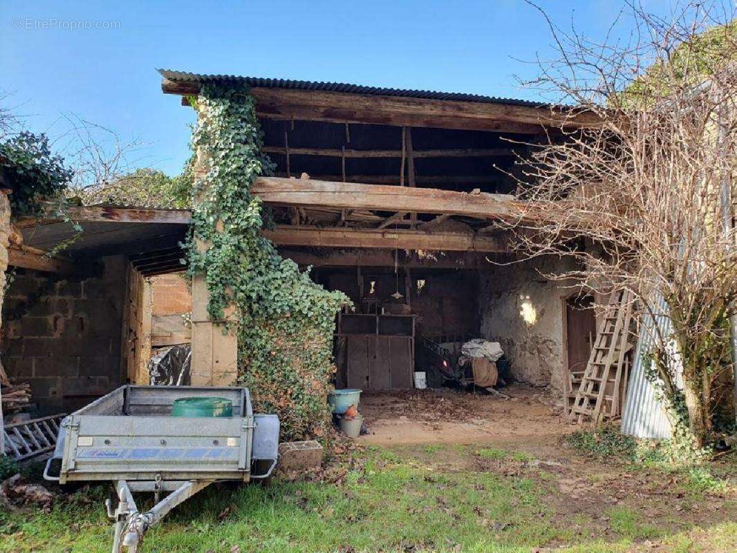 Maison à GENISSIEUX