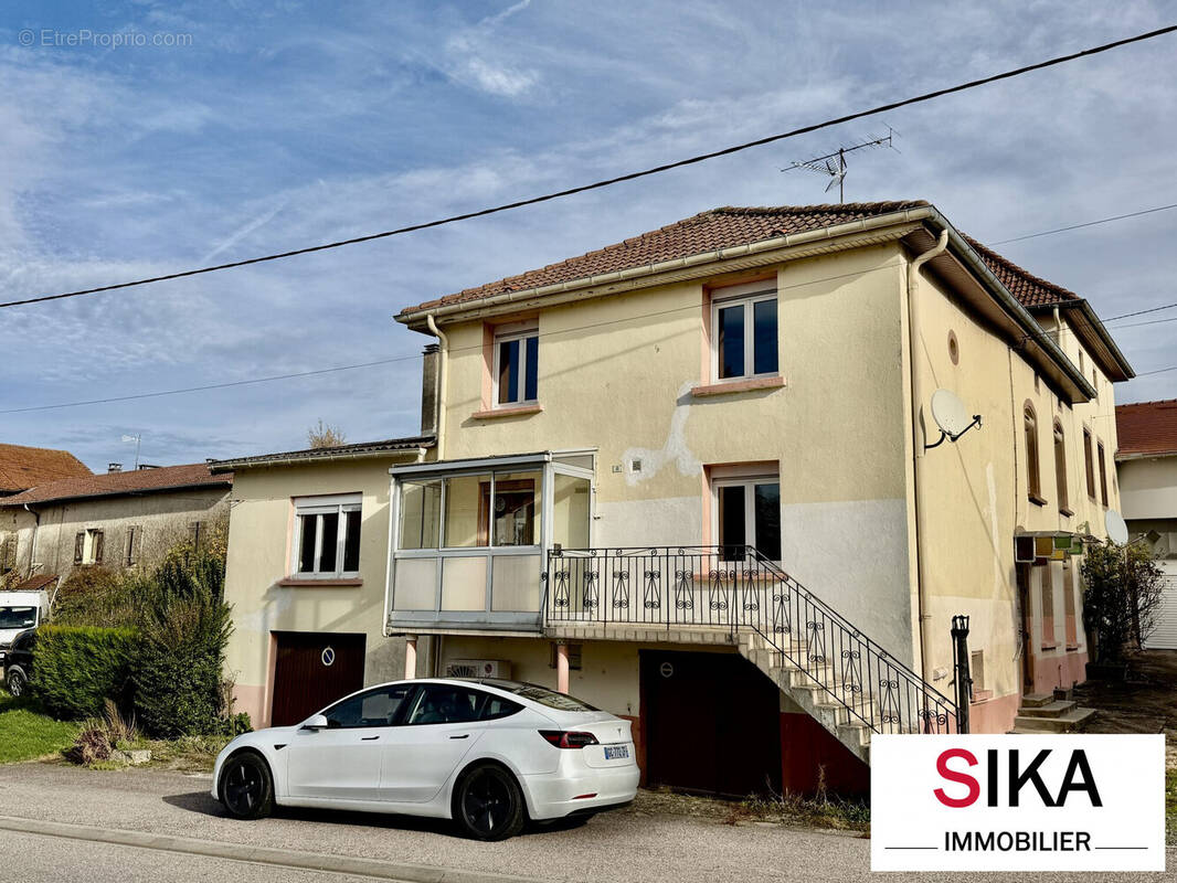 Maison à MAIZIERES-LES-VIC