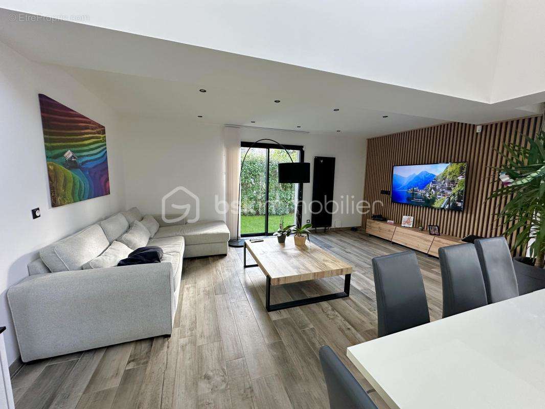 Maison à MOISSY-CRAMAYEL