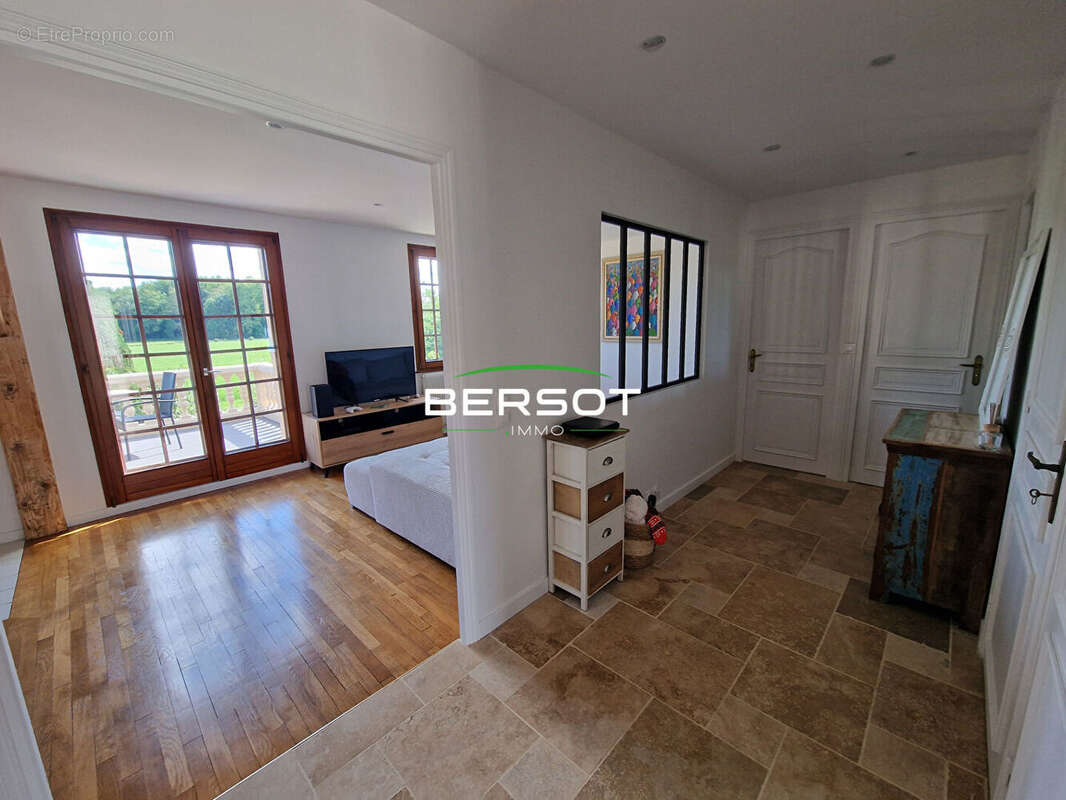 Maison à CHASSEY-LES-MONTBOZON