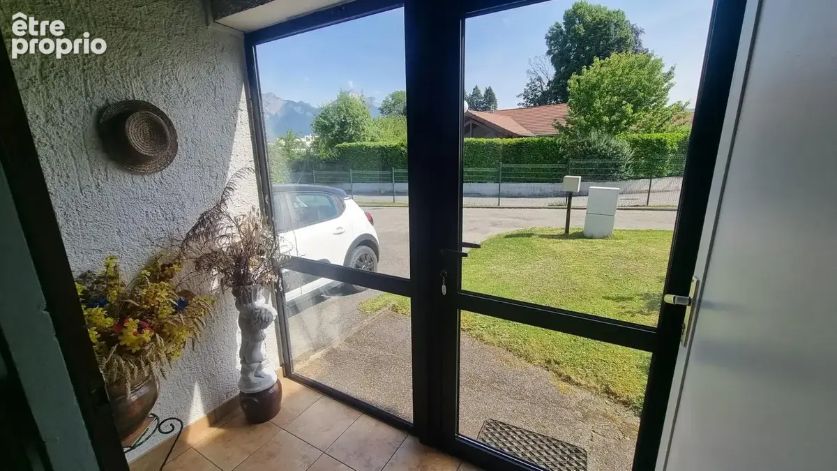 Porche d'entrée