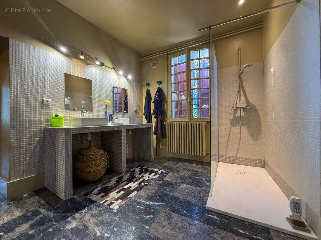 Maison à COLLONGUES