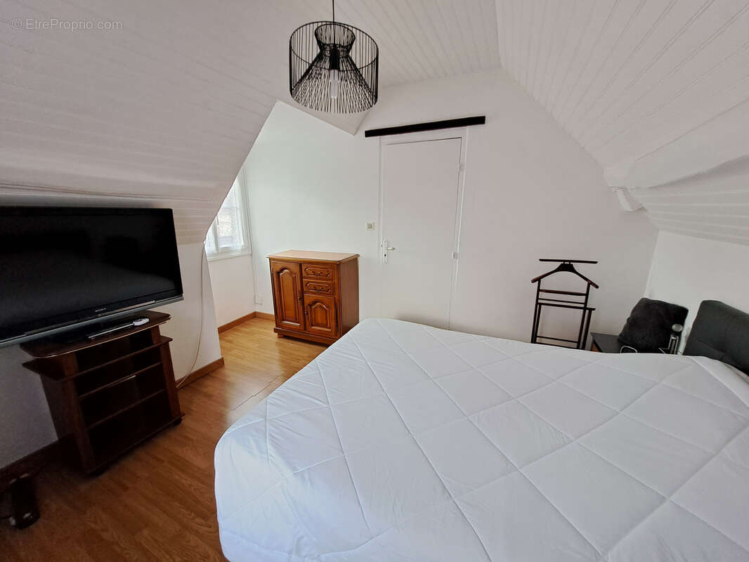 Maison à THORIGNY-SUR-OREUSE